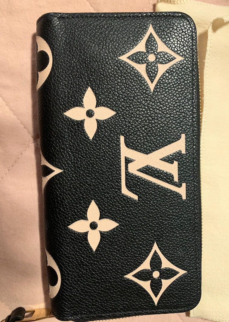 Louis Vuitton Zippy Wallet