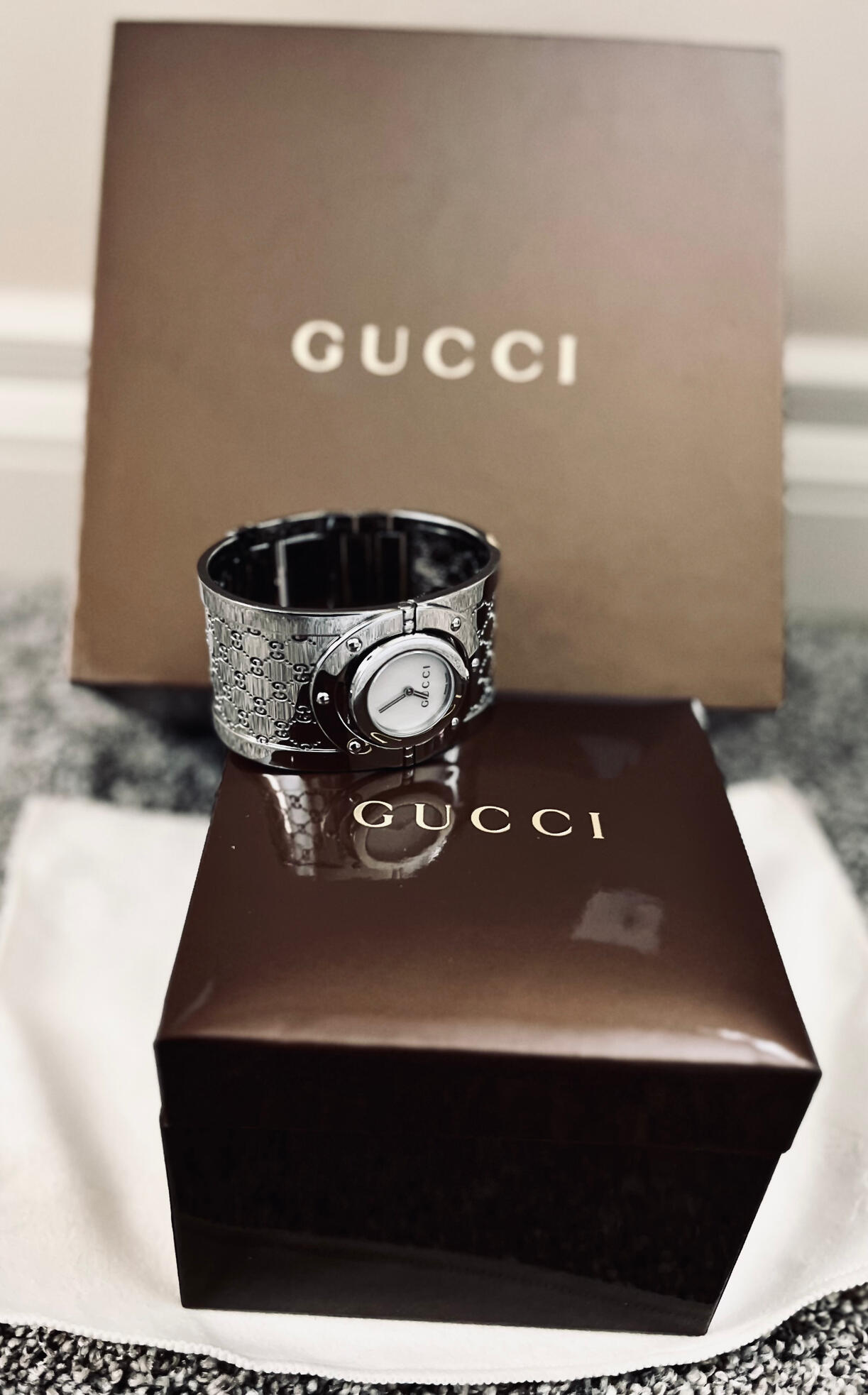 Gucci Twirl Stainless Steel Bangle Bracelet Watch