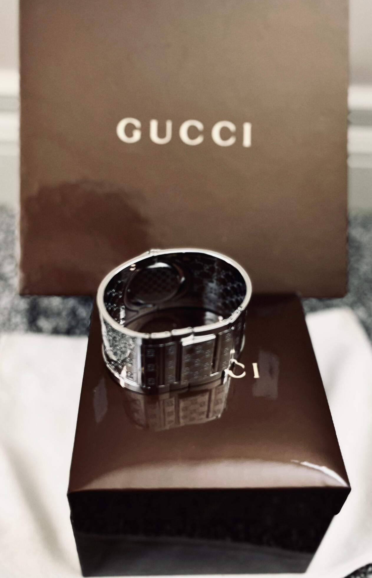 Gucci Twirl Stainless Steel Bangle Bracelet Watch